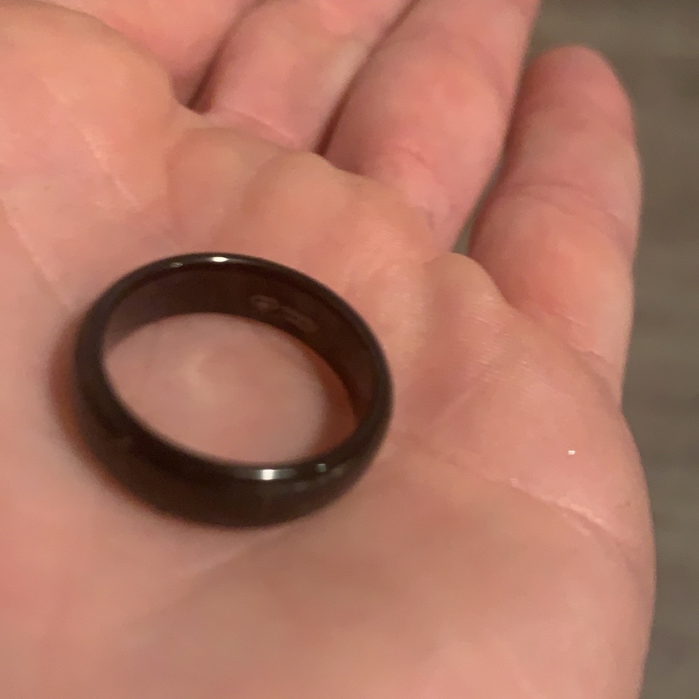 Men’s/women’s wedding band tungsten